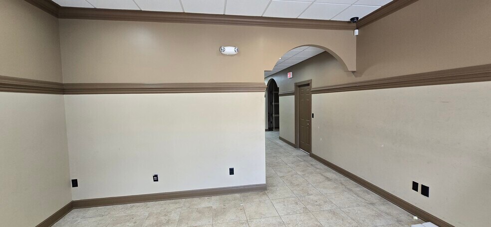 More Photos Of 8725 Youngerman Ct, Jacksonville Warehouse For Lease