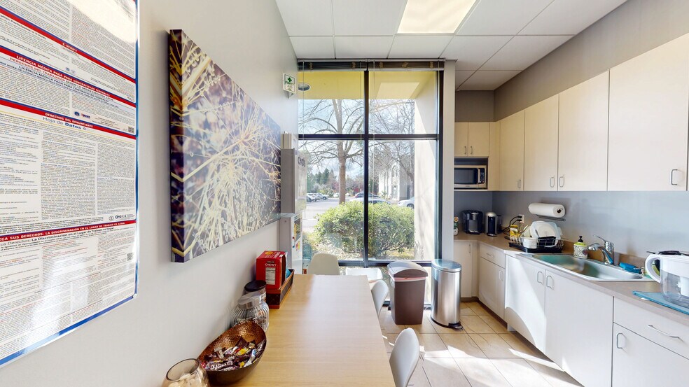 More Photos Of 105 Foss Creek Cir, Healdsburg Medical For Lease