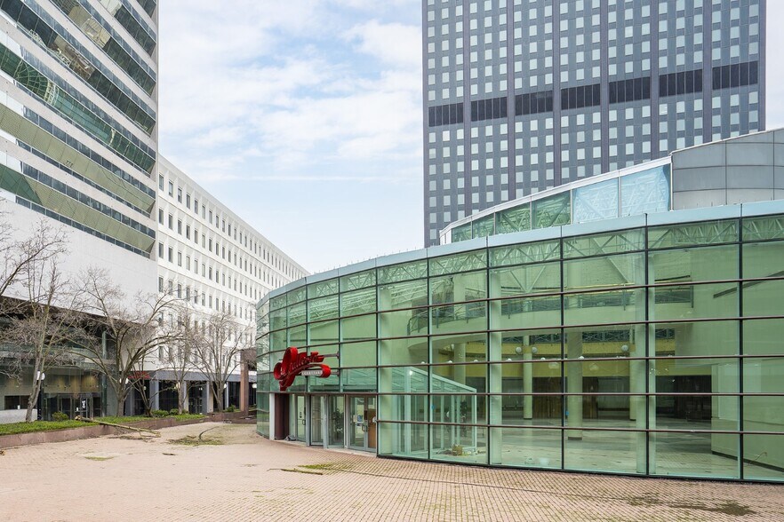 More Photos Of 55-75 Erieview Plz, Cleveland Office For Sale