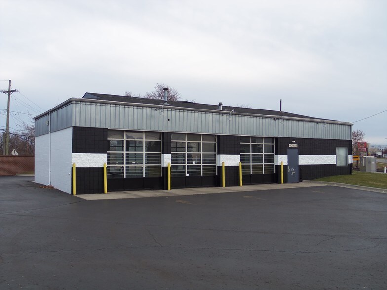 More Photos Of 45402 Woodward Ave, Pontiac Light Manufacturing For Lease