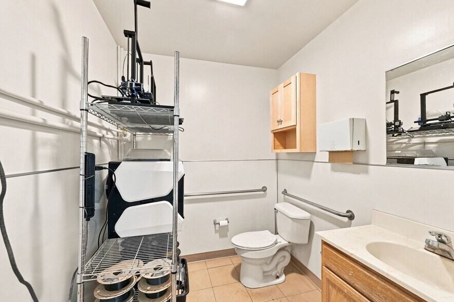 More Photos Of 2757 16th St, San Francisco Warehouse For Lease