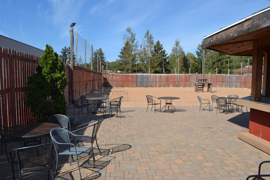 More Photos Of 1110 W Campus Ave, Wausau General Retail For Sale
