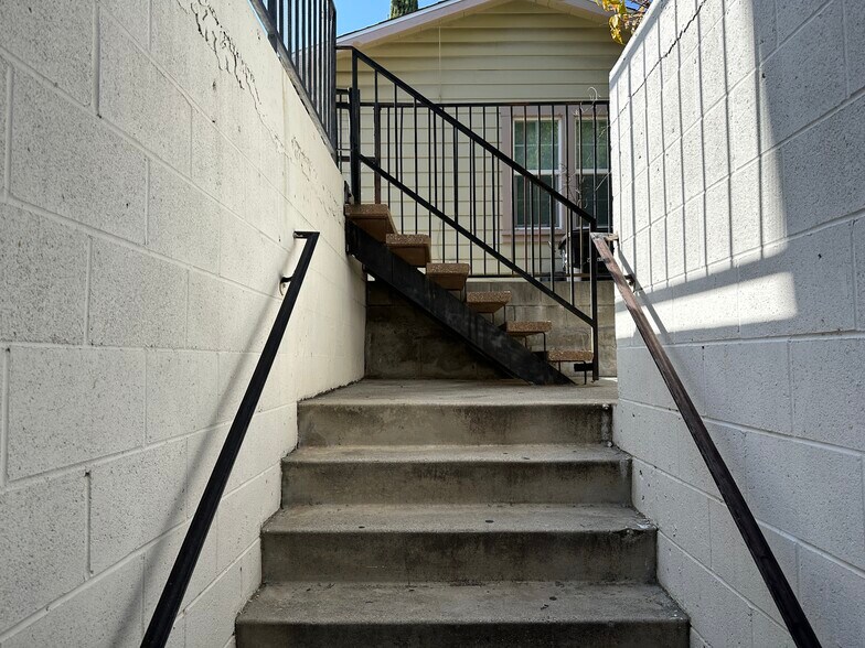 More Photos Of 1001 Orange Grove Ave, Glendale Apartments For Sale