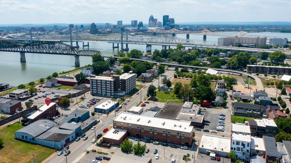 More Photos Of 134 Spring St, Jeffersonville Bar For Sale