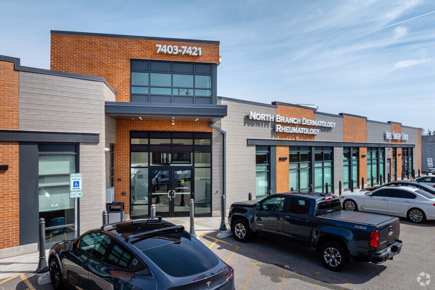 More Photos Of 7403-7421 N Milwaukee Ave, Niles Medical For Lease