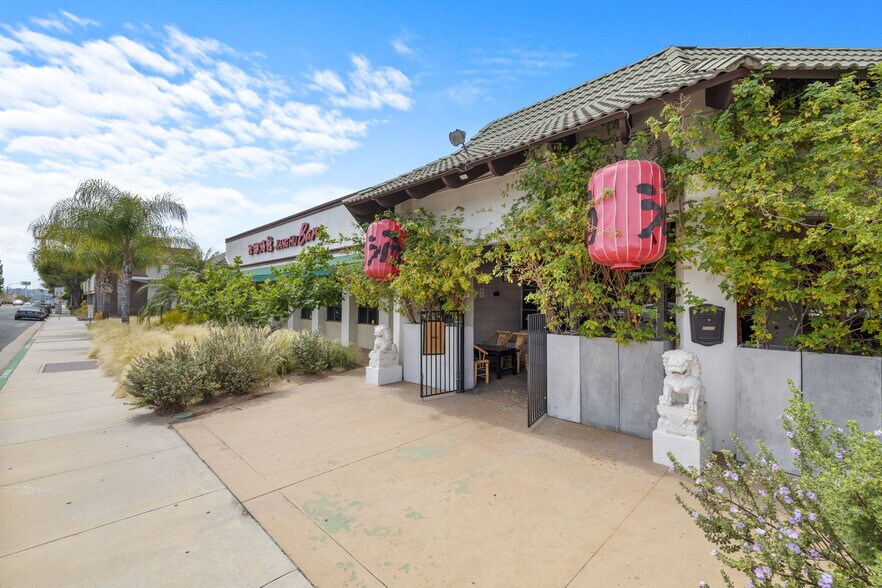 More Photos Of 2000 W Main St, Alhambra Restaurant For Lease