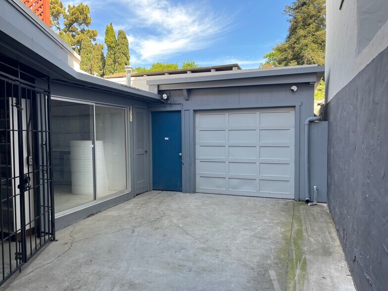 More Photos Of 6628 Telegraph Ave, Oakland General Retail For Sale