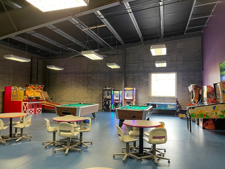 More Photos Of 19711 MO-413, Branson West Bowling Alley For Sale