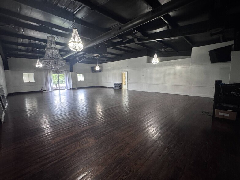 More Photos Of 101 Welpine Ridge Rd, Pendleton Warehouse For Sale