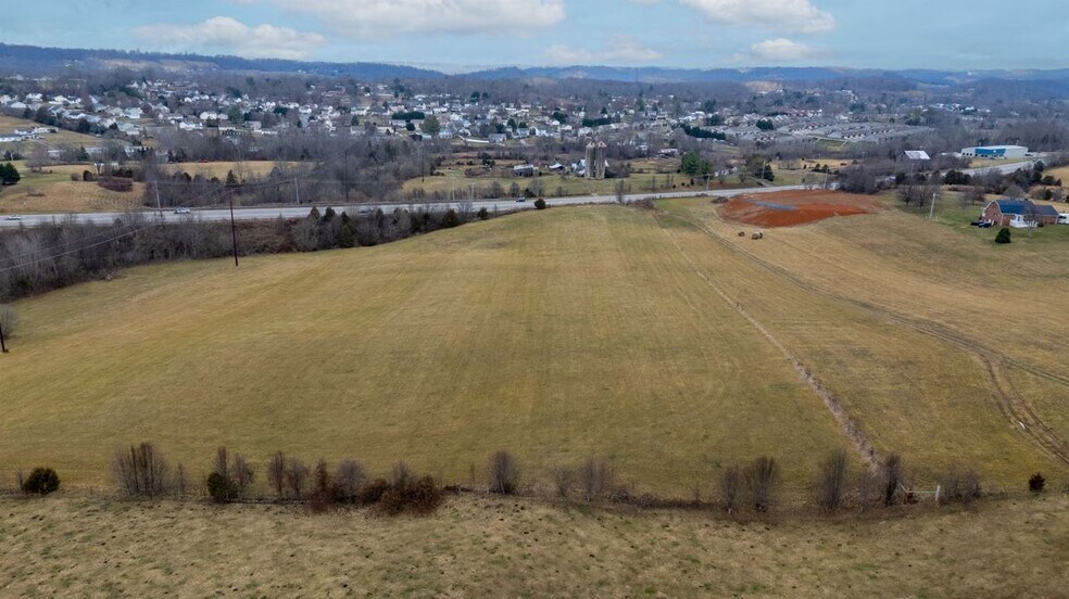 More Photos Of Bobby Hicks Highway Hwy, Gray Land For Sale