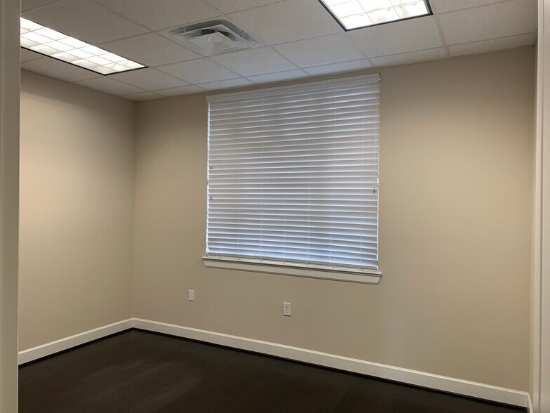 More Photos Of 440 Cobia Dr, Katy Unknown For Lease