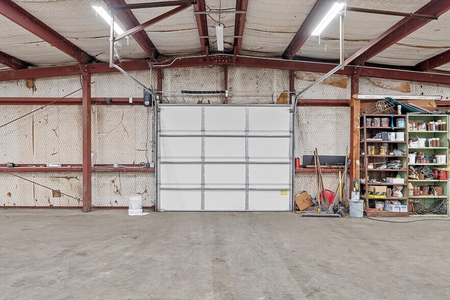 More Photos Of 200 N Lacy Dr, Waco Warehouse For Lease