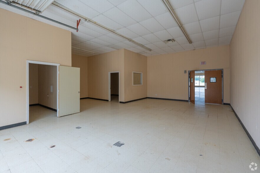 More Photos Of 8101-8155 Camp Bowie West Blvd, Fort Worth General Retail For Lease