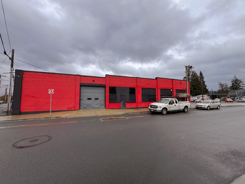 More Photos Of 225 W Main St, Monroe General Retail For Sale