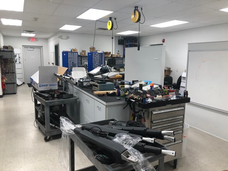 More Photos Of 3121 Hartsfield Rd, Tallahassee Light Manufacturing For Sale