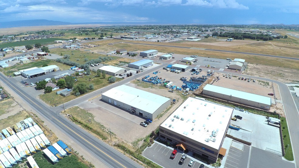 More Photos Of 540 Wright Brothers Dr, Naples Warehouse For Lease