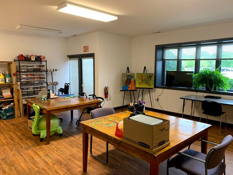 More Photos Of 930-936 Lenape Dr, New Britain Office For Sale