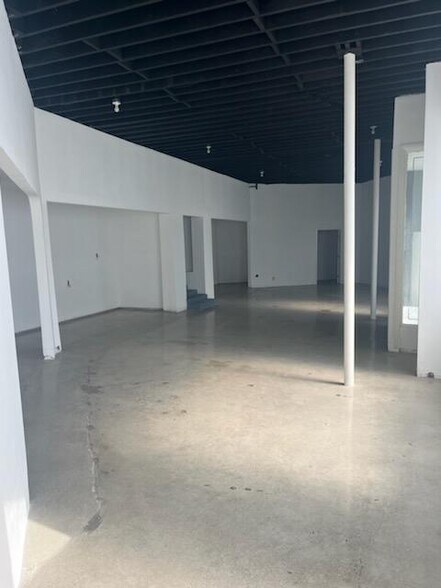More Photos Of 1288 S La Brea Ave, Los Angeles Warehouse For Lease