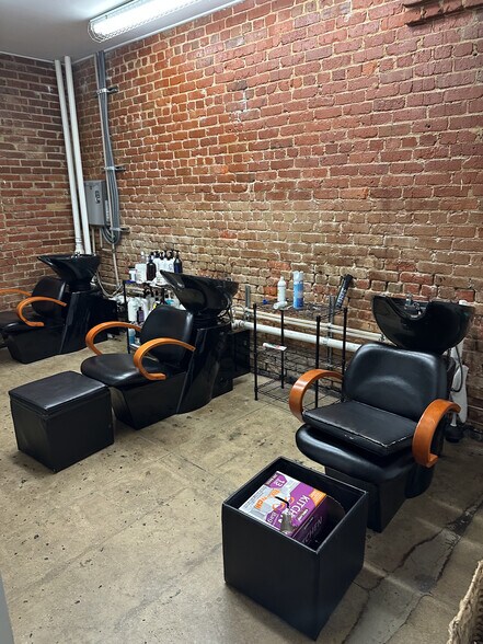More Photos Of 2112 Morris Ave, Birmingham Office For Lease