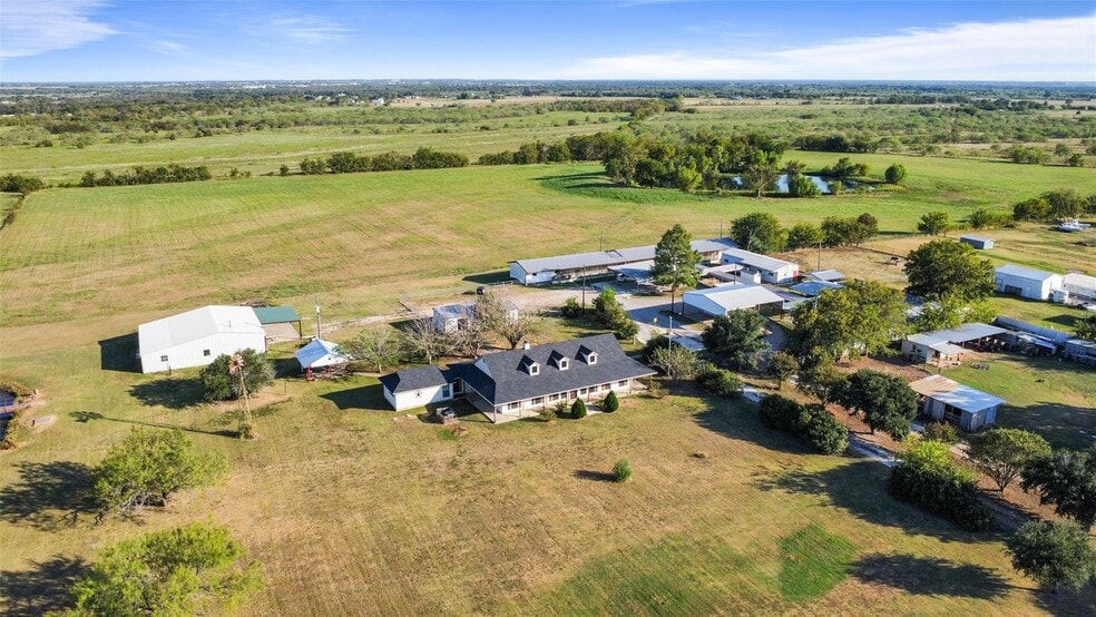 Primary Photo Of 9549 County Road 155, Kaufman General Retail For Sale