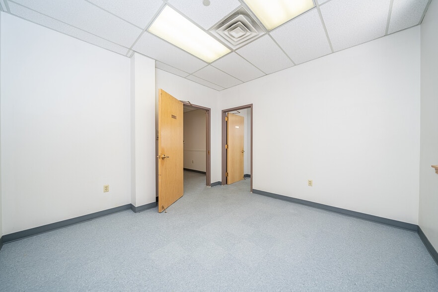 More Photos Of 1310 5th St, North Bergen Medical For Lease