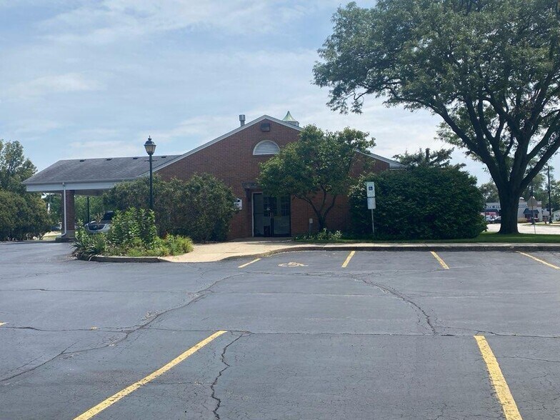 More Photos Of 111 East Side Dr, Geneva Office For Sale