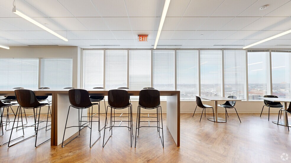 More Photos Of 1299 Farnam St, Omaha Office For Lease