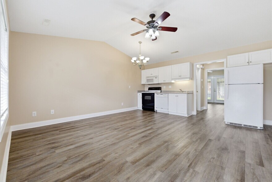 More Photos Of 100 Garden Manor Ct, Murrells Inlet Apartments For Sale
