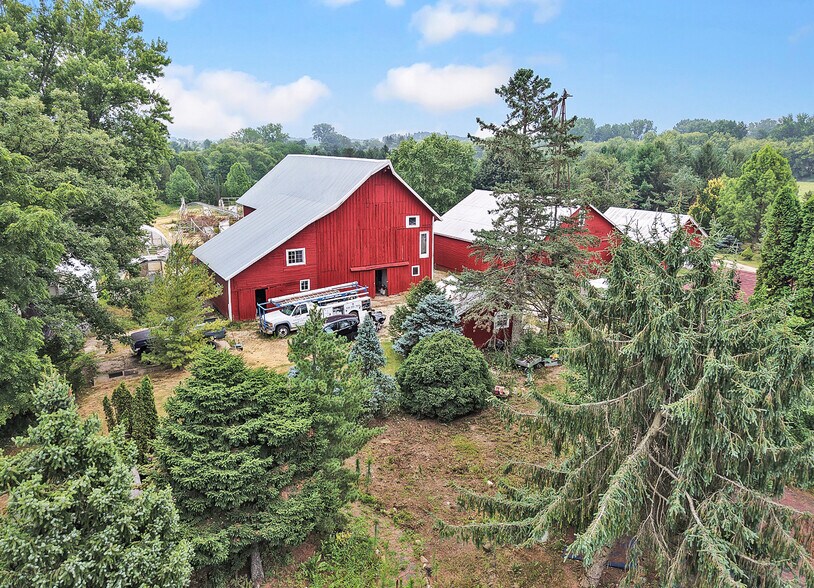 More Photos Of 3004 Stieg Rd, Woodstock Garden Center For Sale