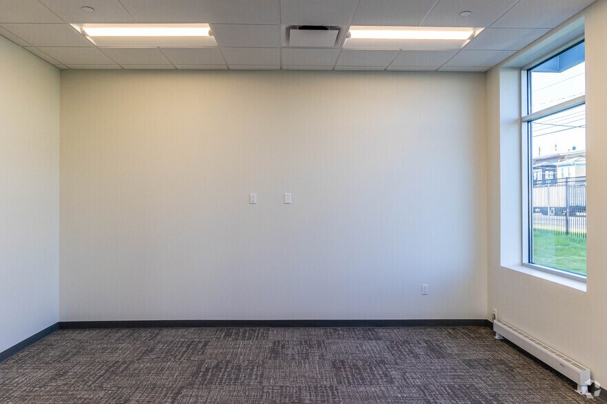 More Photos Of 925 Newark Ave, Elizabeth Unknown For Lease