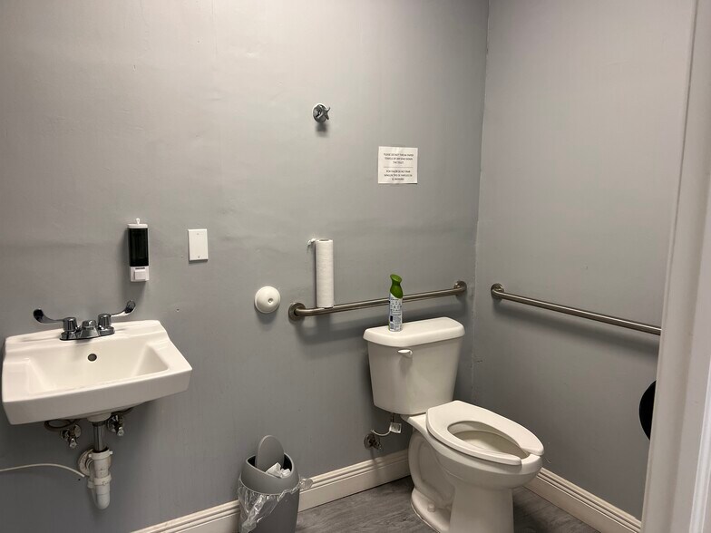 More Photos Of 4040 SW 69th Ave, Miramar Freestanding For Sale