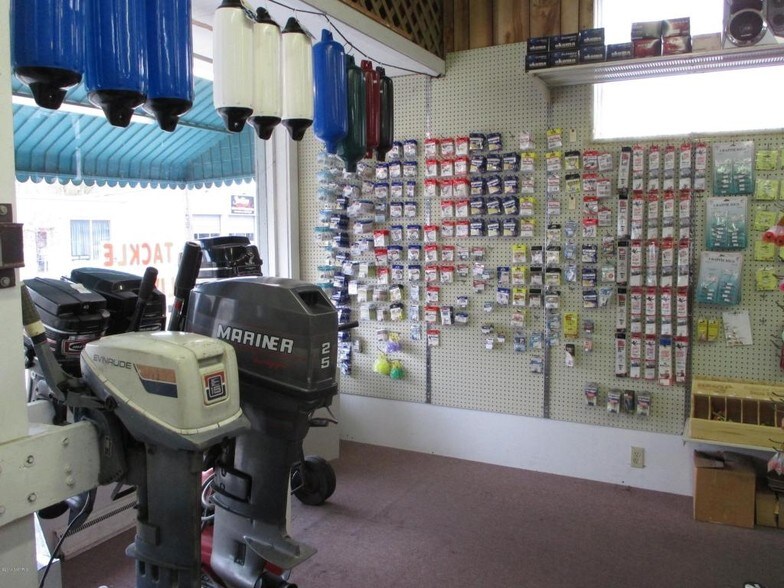 More Photos Of 24 S Beechtree St, Grand Haven Freestanding For Sale
