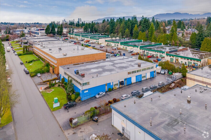 More Photos Of 4125 Mcconnell Dr, Burnaby Warehouse For Lease