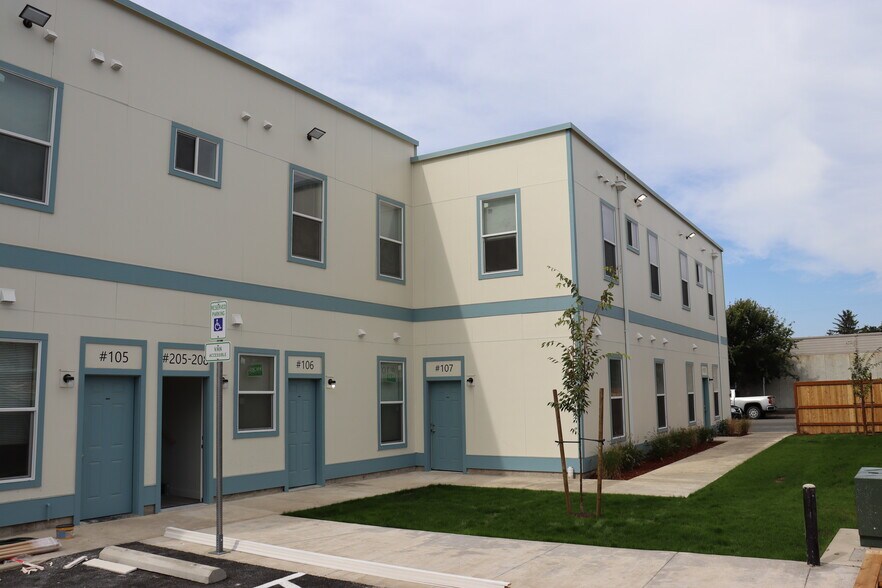 More Photos Of 119 S Wasson St, Coos Bay Apartments For Sale