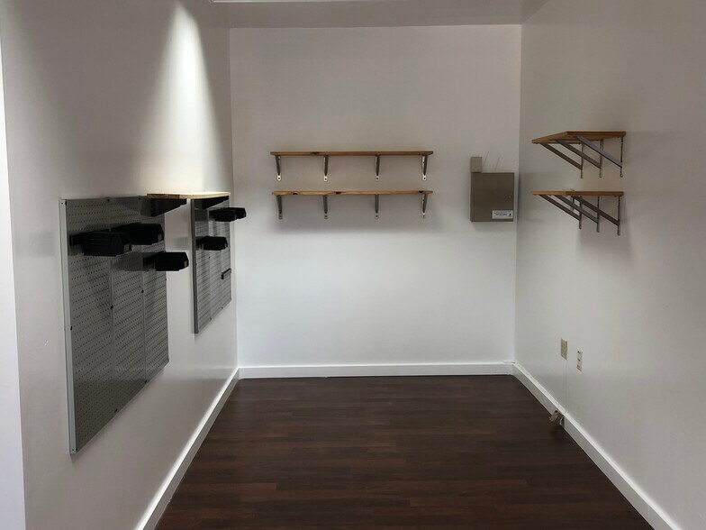 More Photos Of 2530 J St, Sacramento Office For Lease