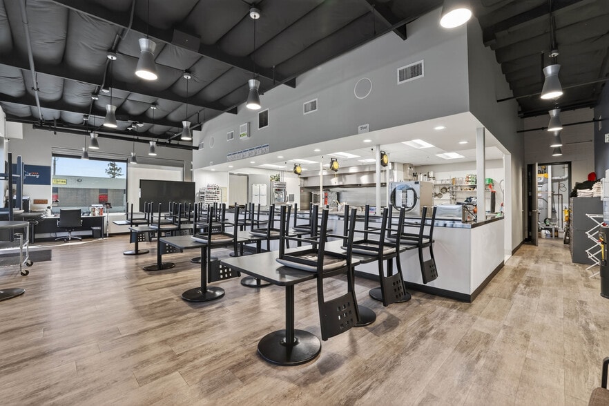 More Photos Of 5400 Power Inn Rd, Sacramento Showroom For Sale