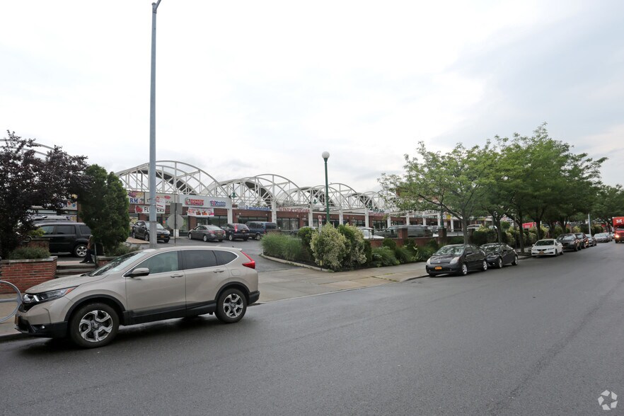 More Photos Of 43-02 Ditmars Blvd, Astoria Unknown For Lease