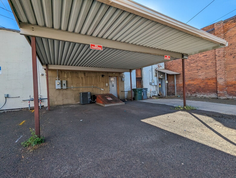 More Photos Of 1112 Adams Ave, La Grande Storefront Retail Office For Sale