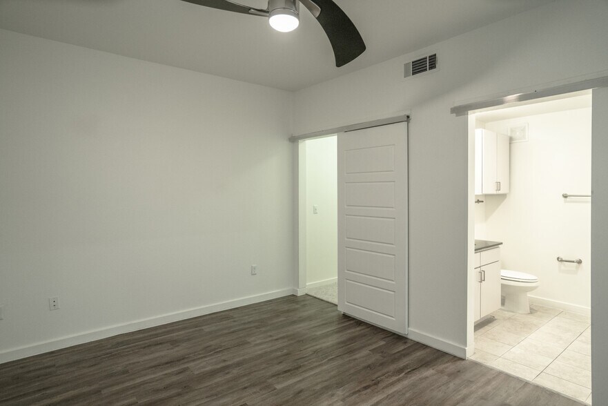 More Photos Of 127 E Riverside Dr, Austin Apartments For Lease