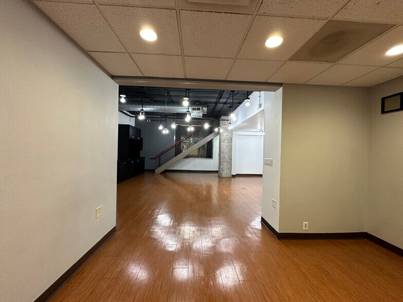 More Photos Of 4 S Linn St, Iowa City Office For Lease