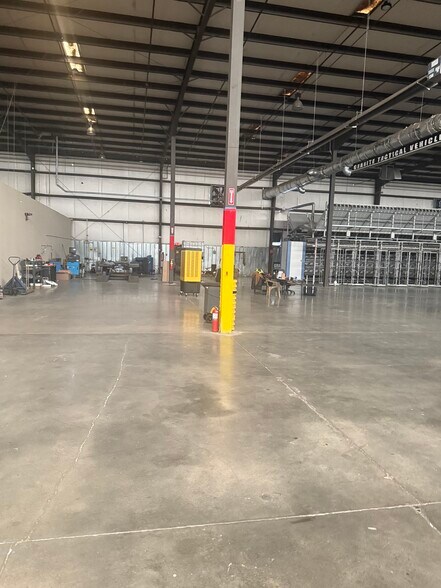 More Photos Of 915-917 Newsome St, Mount Airy Manufacturing For Lease