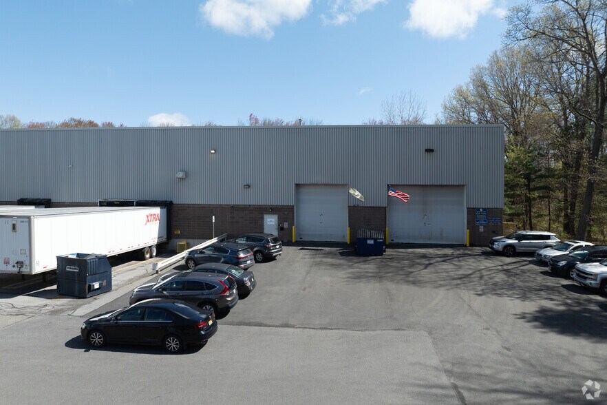 More Photos Of 30B Post Rd, Colonie Warehouse For Lease