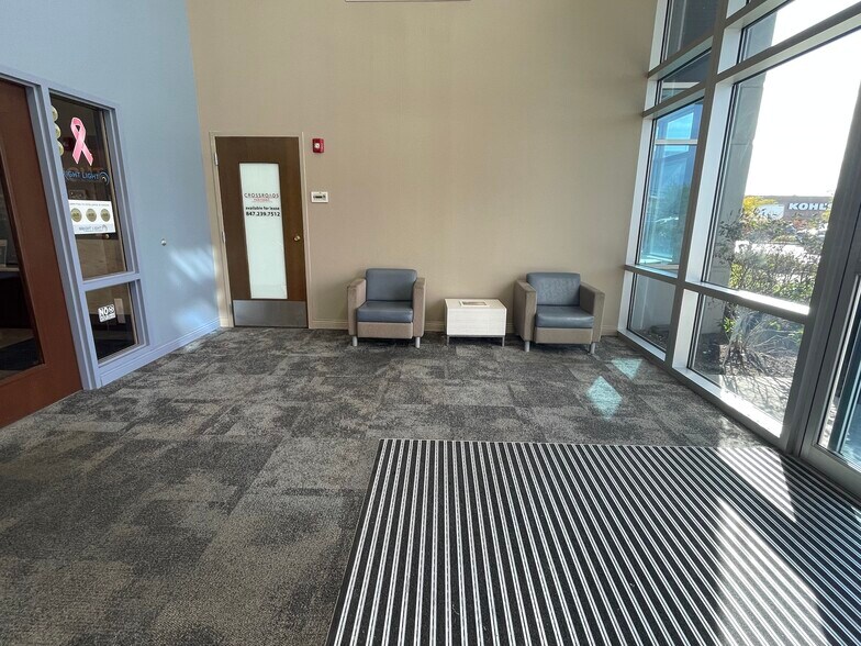 More Photos Of 7456 S State Rd, Bedford Park Medical For Lease