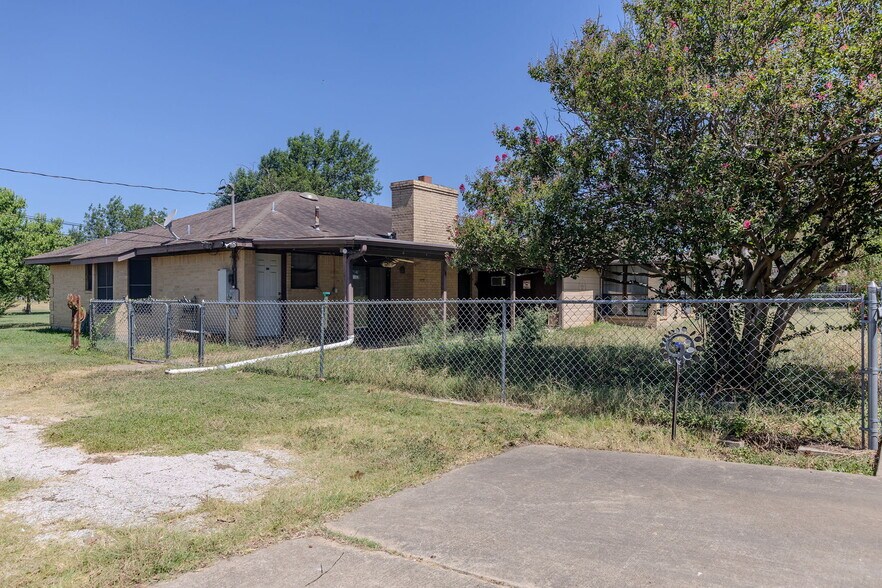 More Photos Of 12409 Lowden Ln, Manchaca Flex For Sale