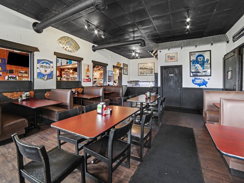 More Photos Of 211 E Main St, Hart Specialty For Sale