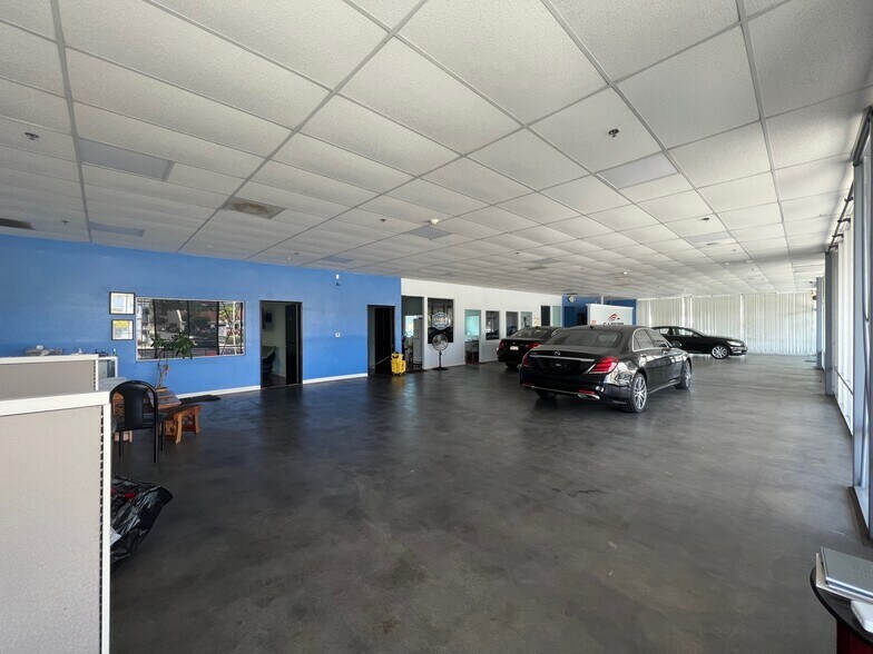 More Photos Of 910 E Whittier Blvd, La Habra Auto Dealership For Lease
