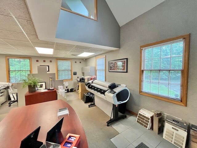 More Photos Of 255 Park Pl, Chagrin Falls Loft Creative Space For Lease