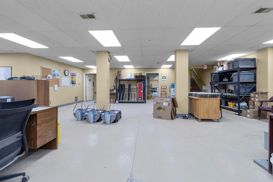 More Photos Of 351 Transfer Dr, Indianapolis Research And Development For Sale