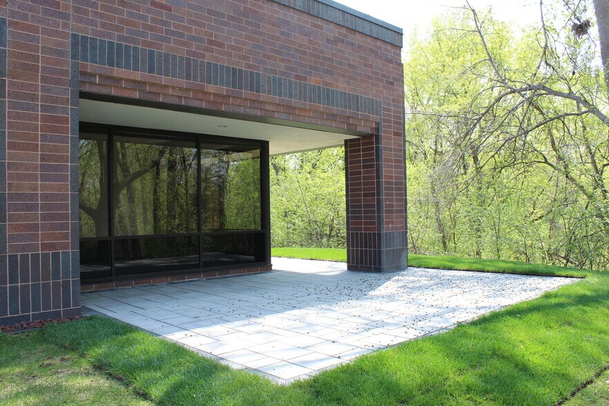 More Photos Of 12400 Portland Ave, Burnsville Office Residential For Lease