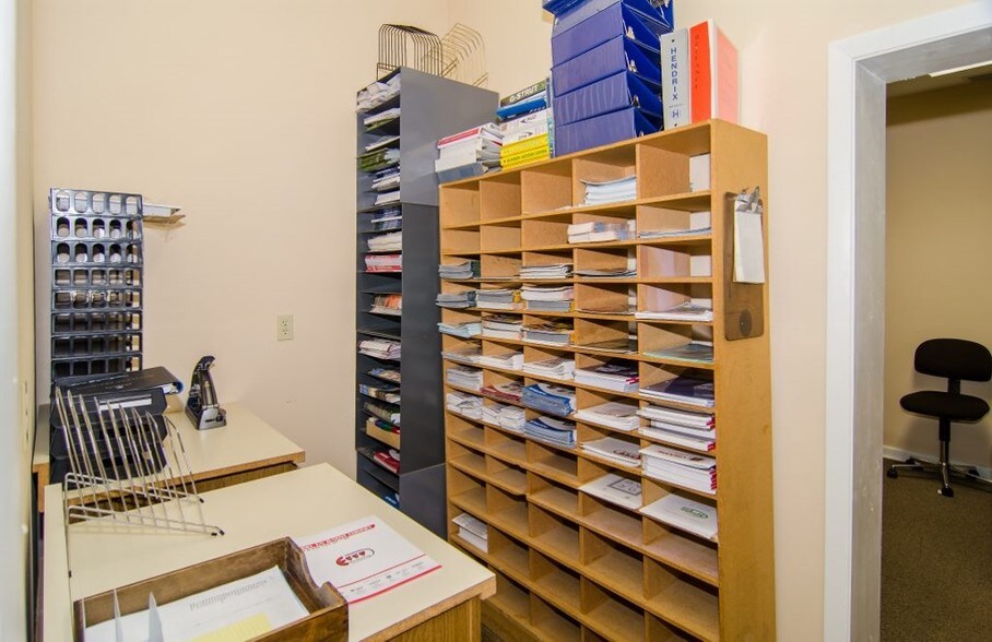 More Photos Of 258 Short Ave, Longwood Office For Sale